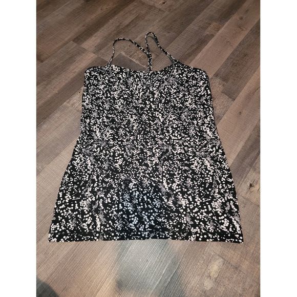 Lululemon power pose tank size 10 - Picture 3 of 8